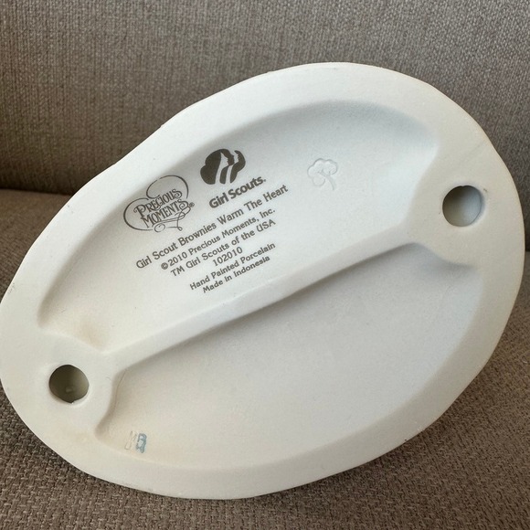 2010 Precious Moments Girl Scouts Brownies Warm The Heart Figurine 10210 EUC - Picture 6 of 12